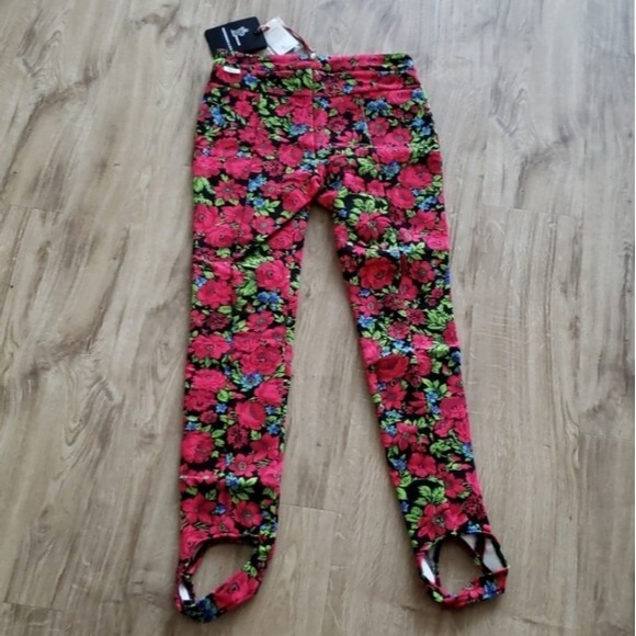 NWT Moncler Red Floral Edgy Feminine Luxury Athleisure Ski Trousers Size 42 - Picture 2 of 6